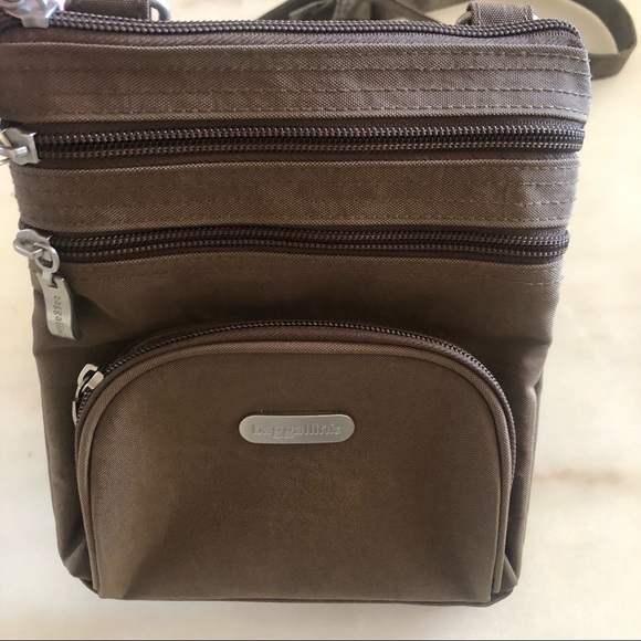 NWOT BAGGALLINI Women's Brown Nylon Crossbody Travel Bag Purse Handbag - Picture 3 of 7